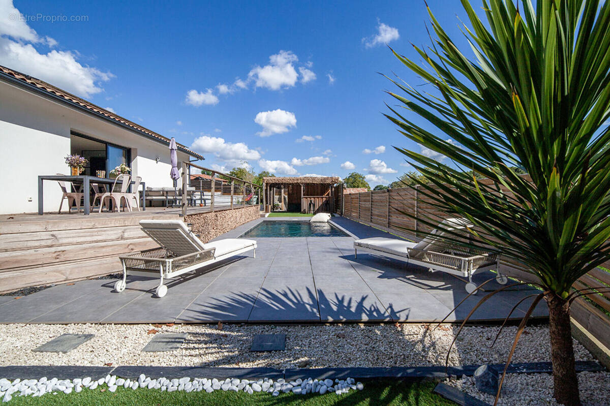 Maison à SAINT-MARTIN-DE-SEIGNANX