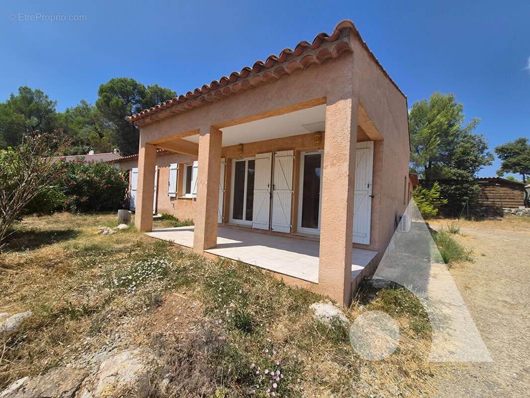 SILLANS-LA-CASCADE ? Maison de plain-pied de 88 m² sur terrain de 1.500 m² ? 282.000 - photo 1