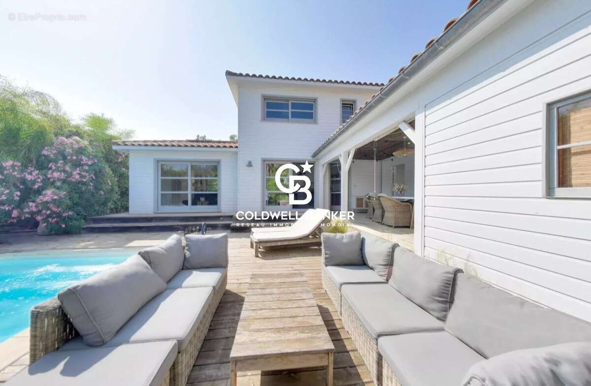 Maison à VILLENEUVE-DE-LA-RAHO