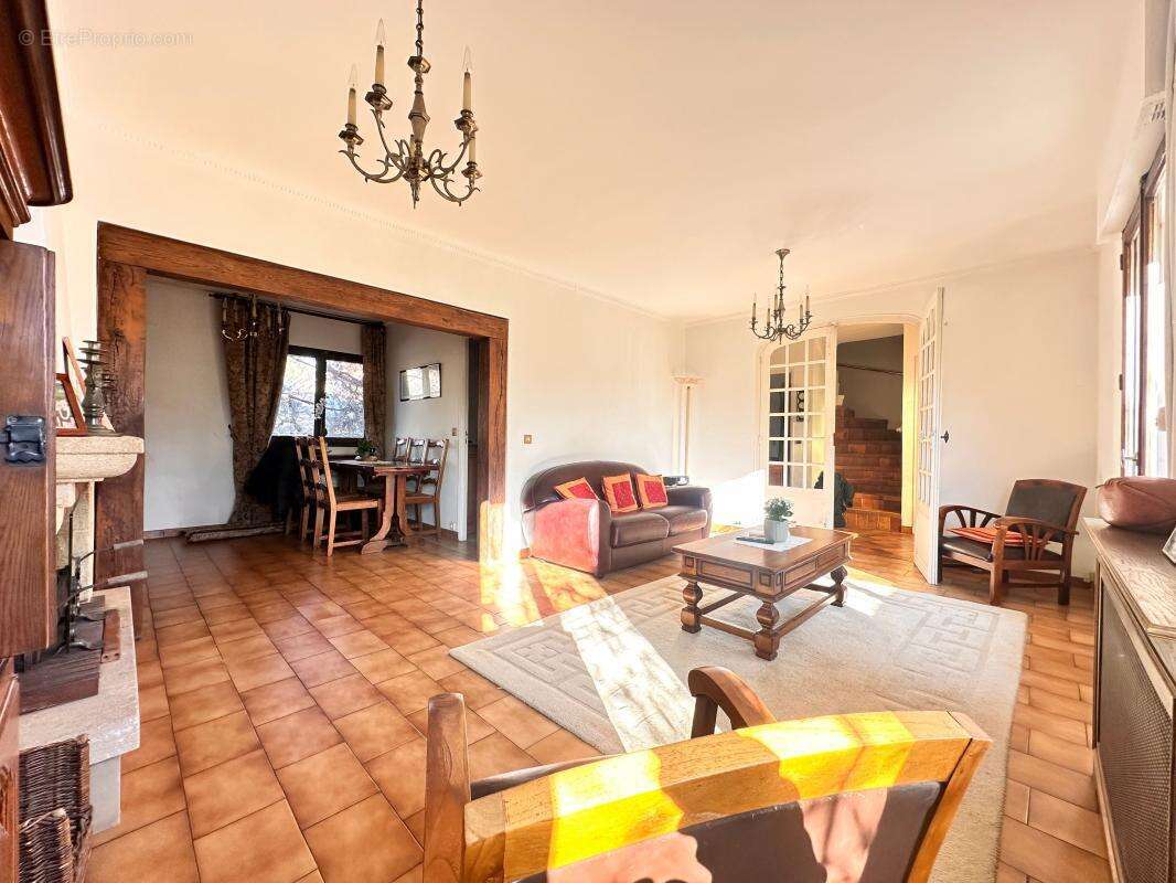 Maison à SAINT-MAUR-DES-FOSSES