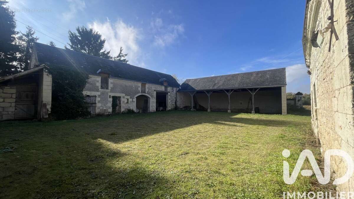 Maison 228 m² à Saint-Michel-Sur-Loire  - photo 2