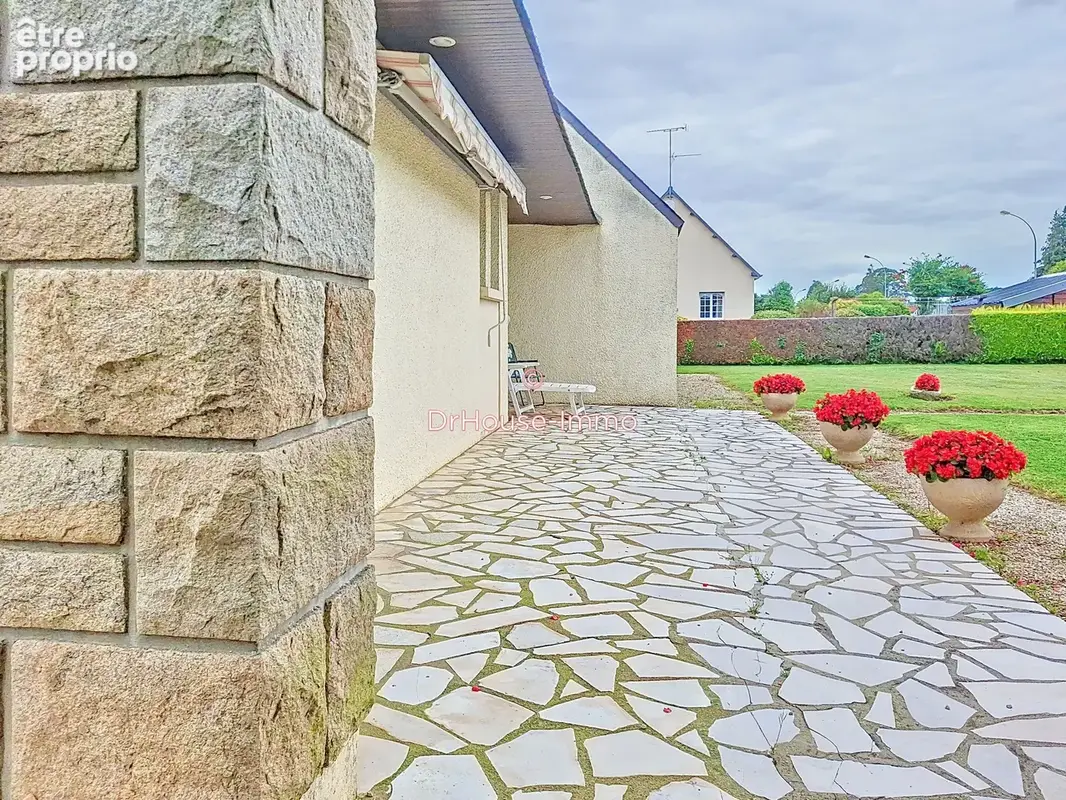 Maison 150 m² à Saint-Hilaire-Du-Harcouet  - photo 7