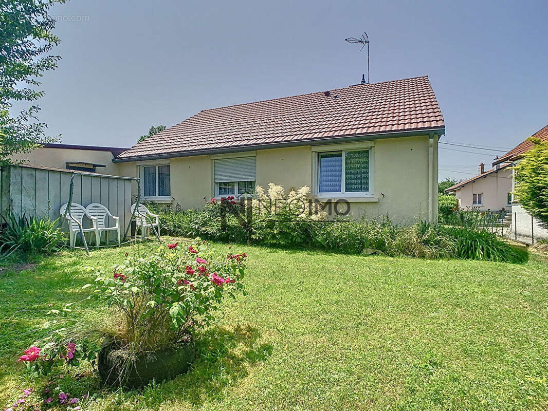 Maison à GIRONCOURT-SUR-VRAINE