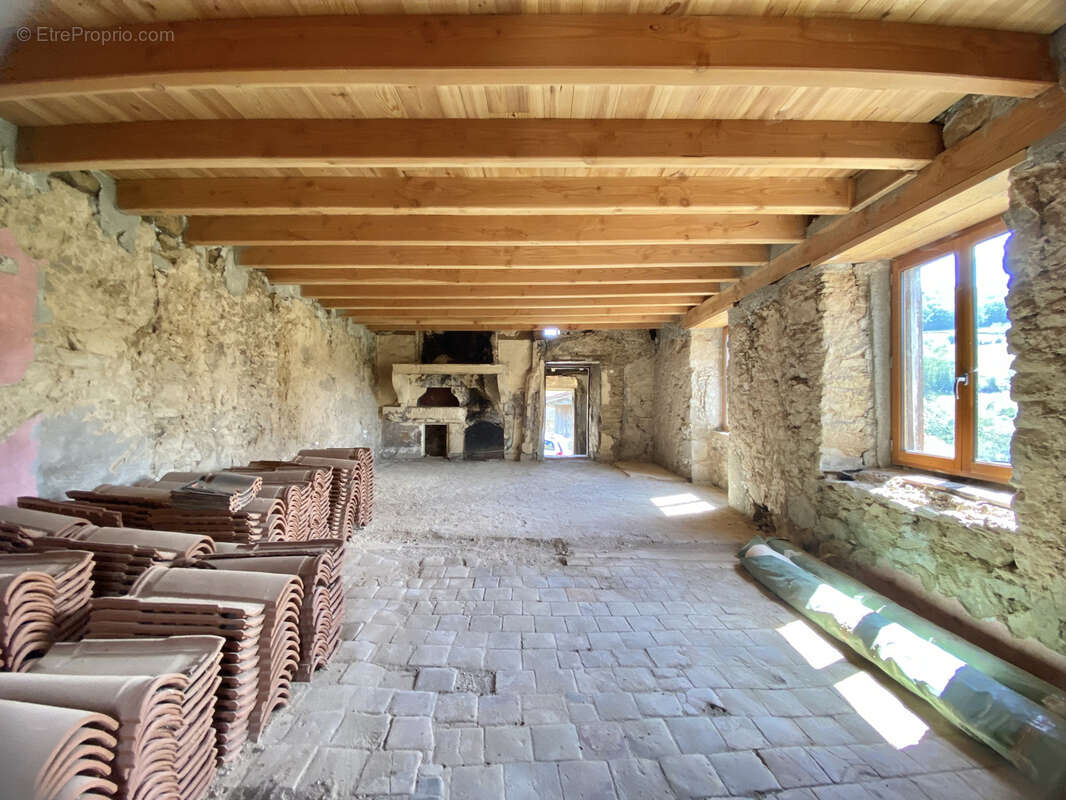 Maison à VAUGNERAY