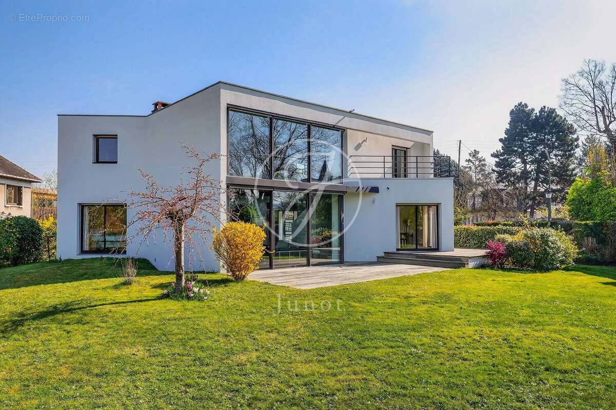 Maison à LE VESINET