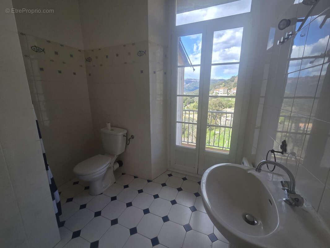 Appartement à SAINTE-LUCIE-DE-TALLANO
