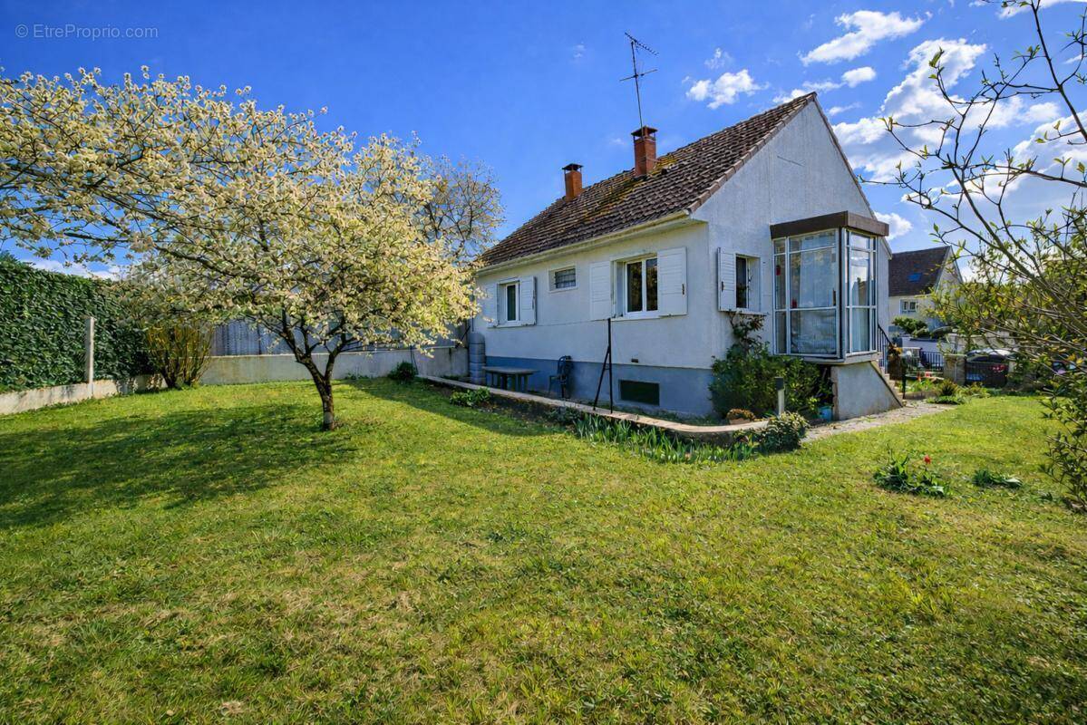 Maison à COULOMMIERS