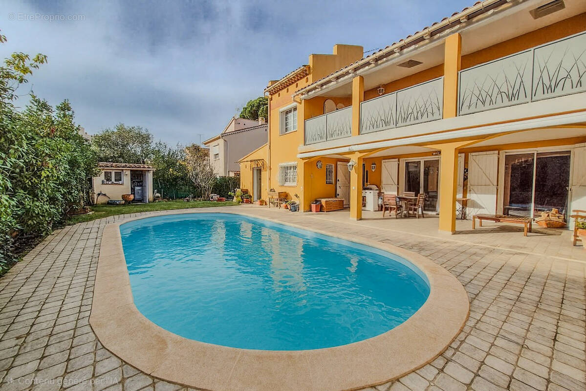 Maison à HYERES