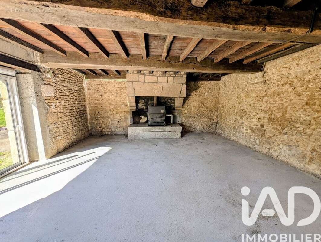 Maison 180 m² à La Selle-En-Cogles  - photo 3