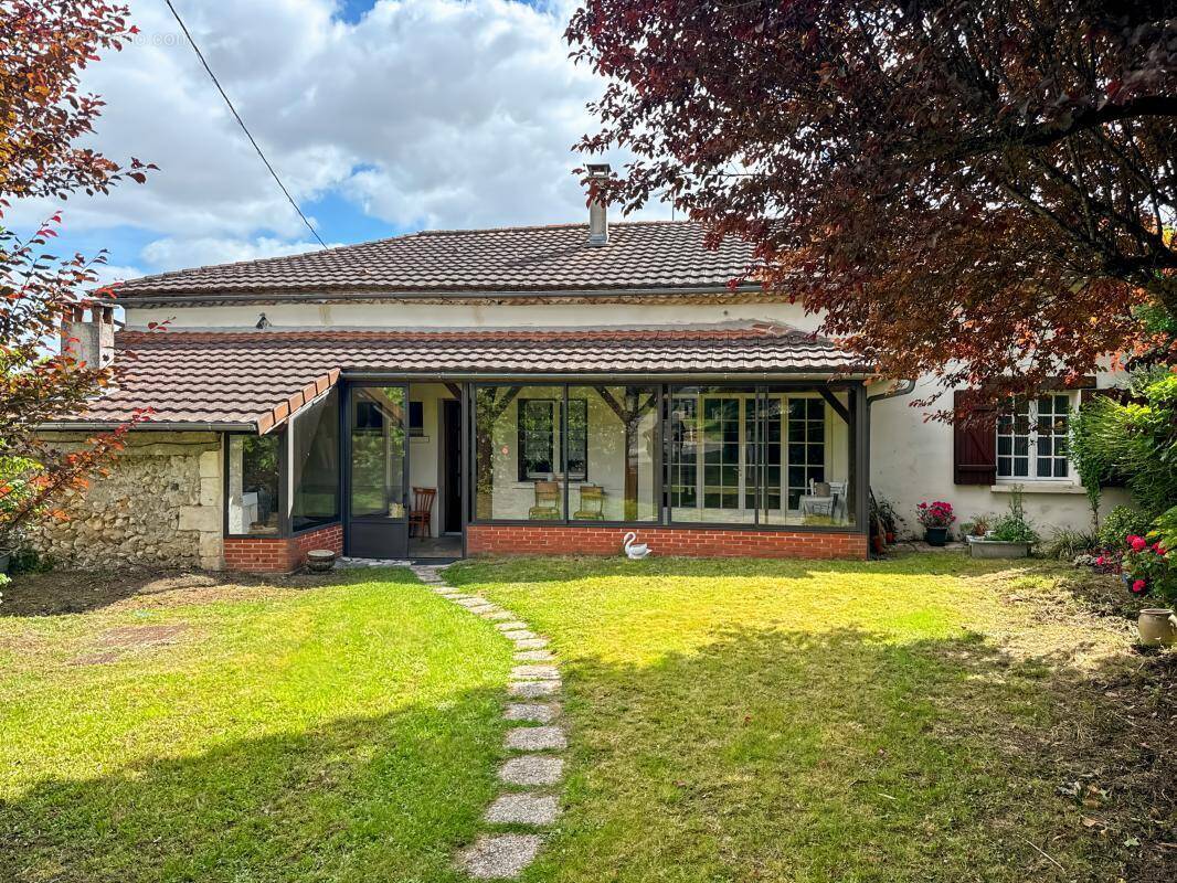 Maison à SAINT-ASTIER