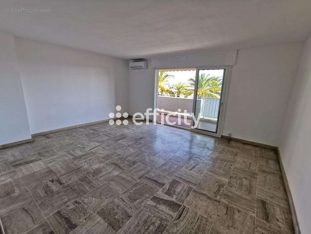 Appartement à HYERES
