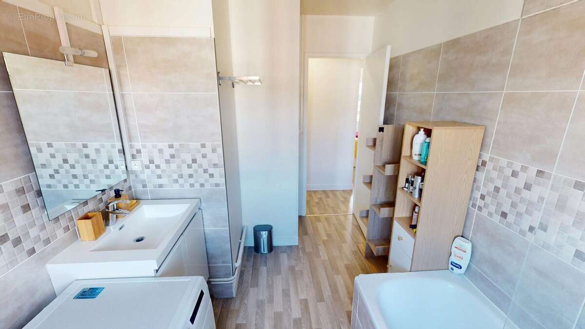 Appartement à SAINT-JEAN-DE-LA-RUELLE