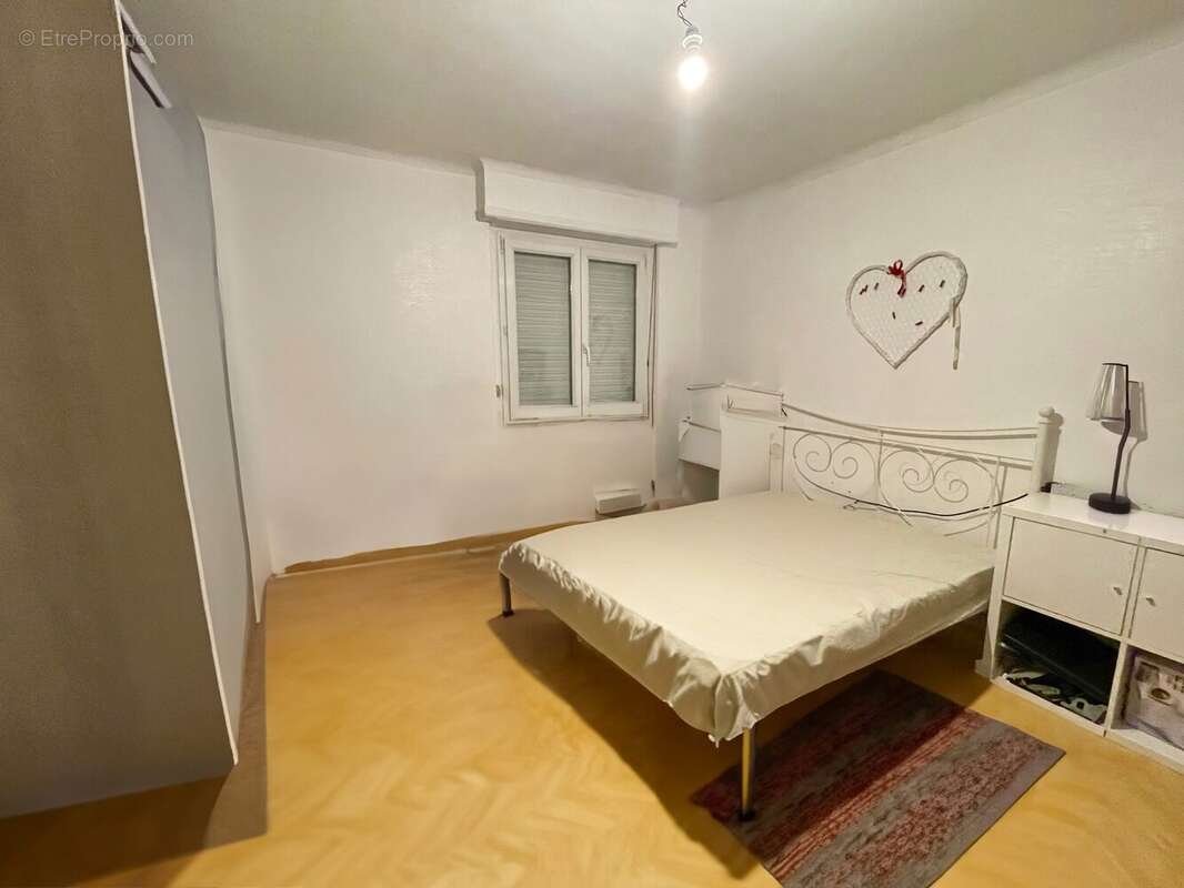 Chambre - Appartement à SCHILTIGHEIM