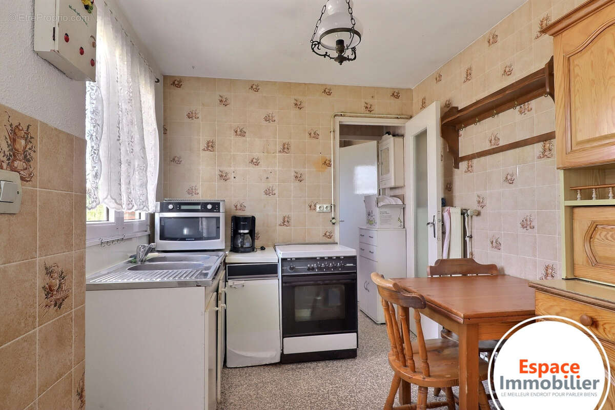 Élégante maison de cheminot avec grand jardin & dépendances   75 m2 Somain - photo 8
