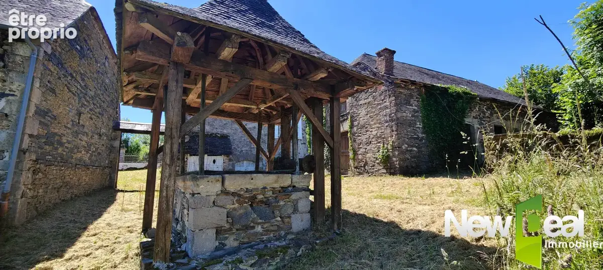 EXCEPTIONNELLE Propriété Historique  - 230 m² + Dépendances - 8,5 ha - photo 6
