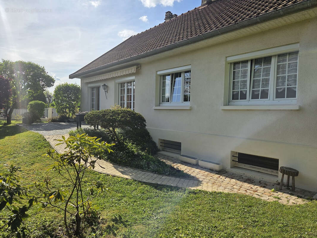 Maison à SAINT-JULIEN-LES-VILLAS