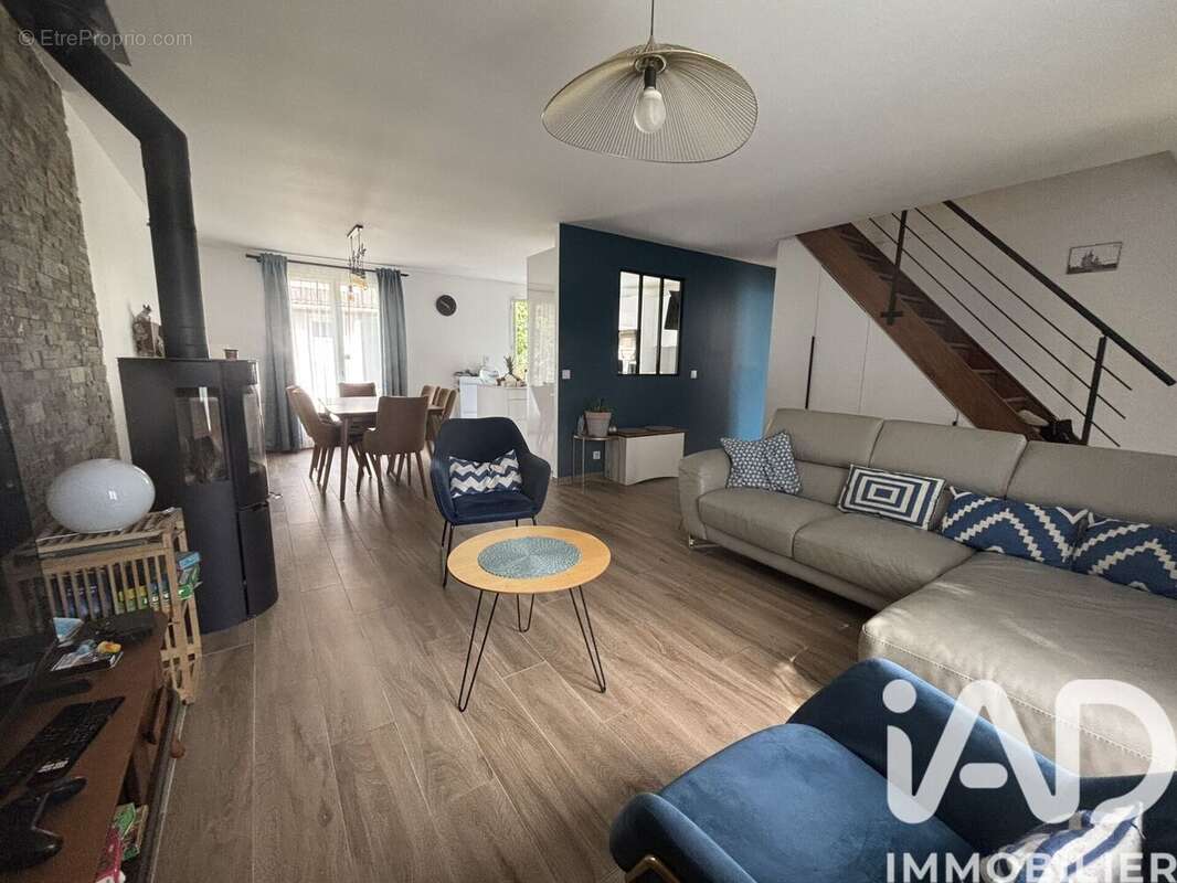 Photo 2 - Maison à VILLENOY