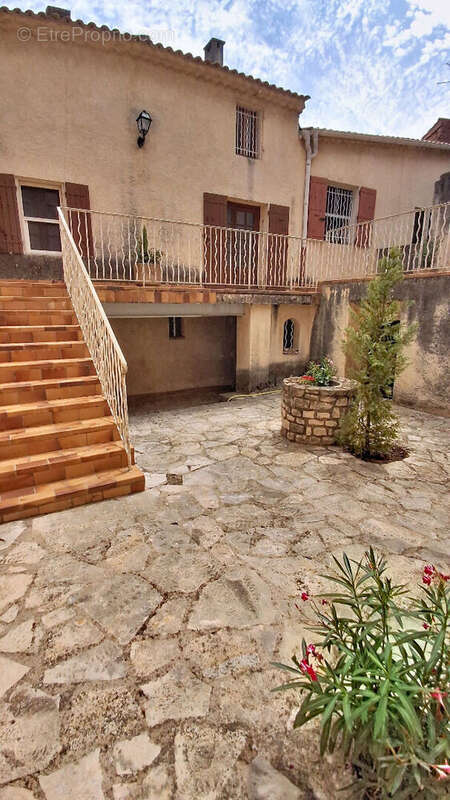 Maison Domazan 5 pièce(s) 130 m2 - photo 2