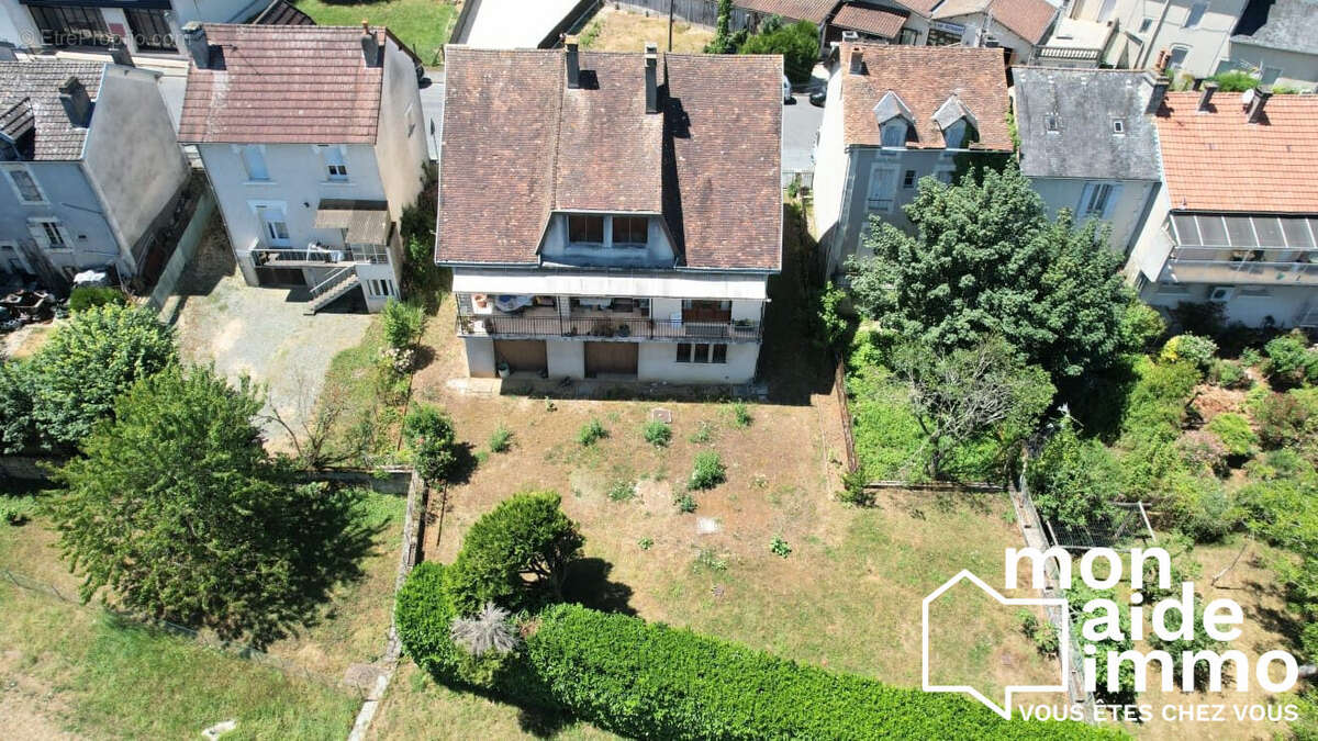 Maison à THIVIERS