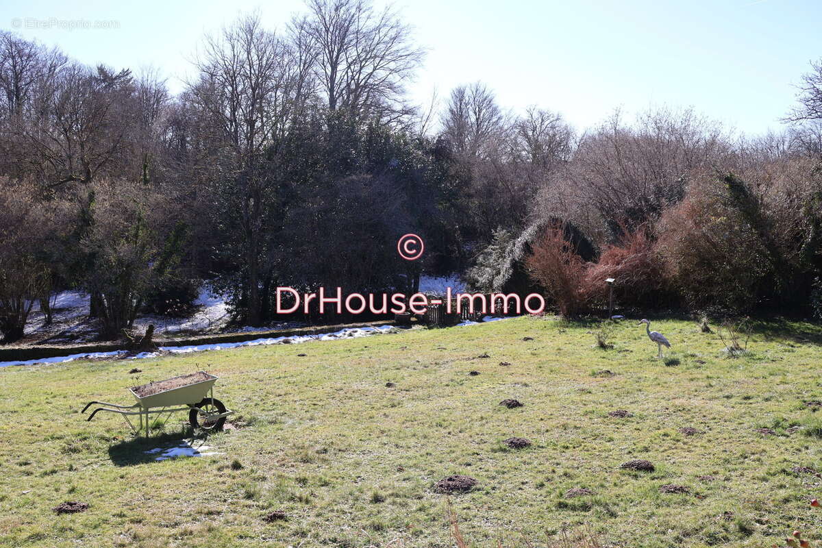 Maison à SAINT-LEGER-LA-MONTAGNE