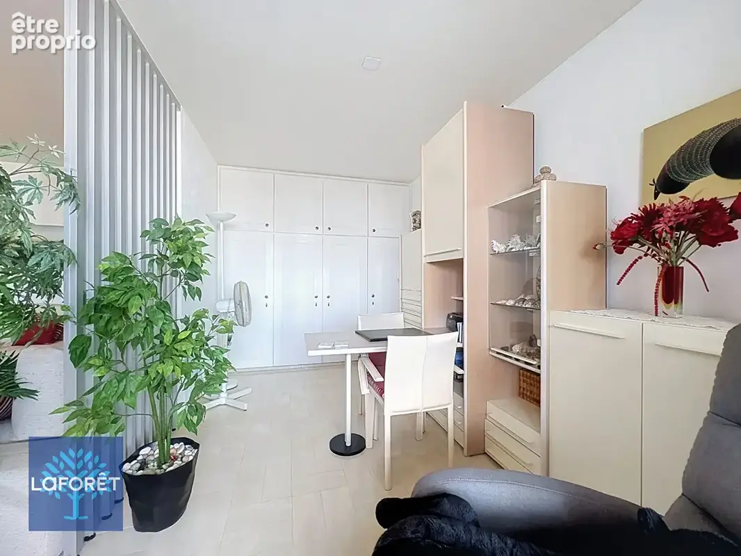 À vendre - appartement 5 pièces de 94 m² - pyramides - photo 3