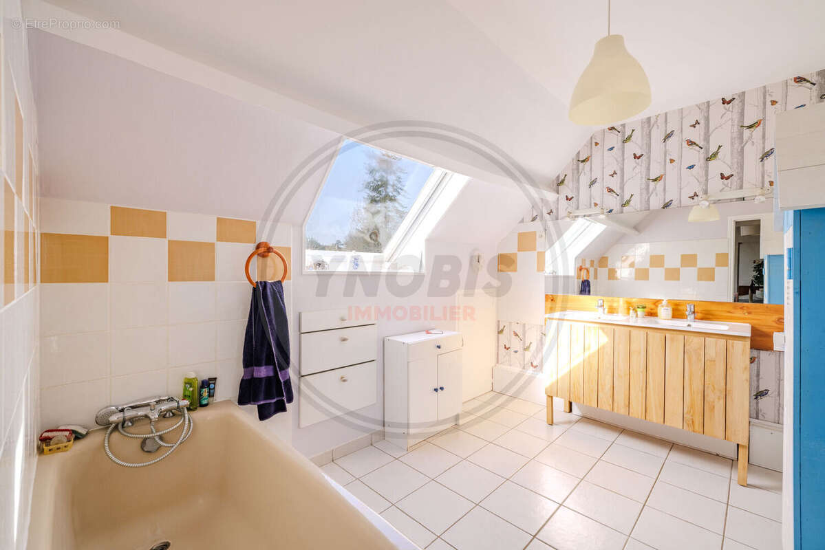 Maison à VERNEUIL-SUR-SEINE