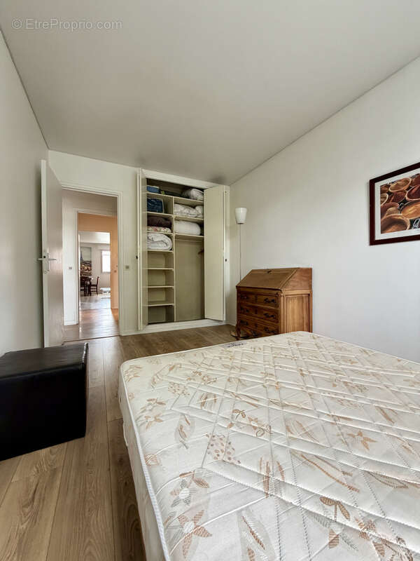 Appartement à BURES-SUR-YVETTE