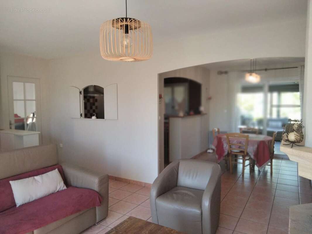 Maison à NEUVILLE-DE-POITOU