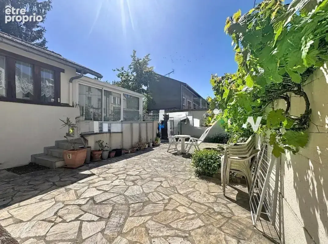 À 2 min du rer e champigny  les boullereaux  – maison 123 m² habitables – 4 chambres/grand sejour– terrain 400 m² – 2 garages –  - photo 6