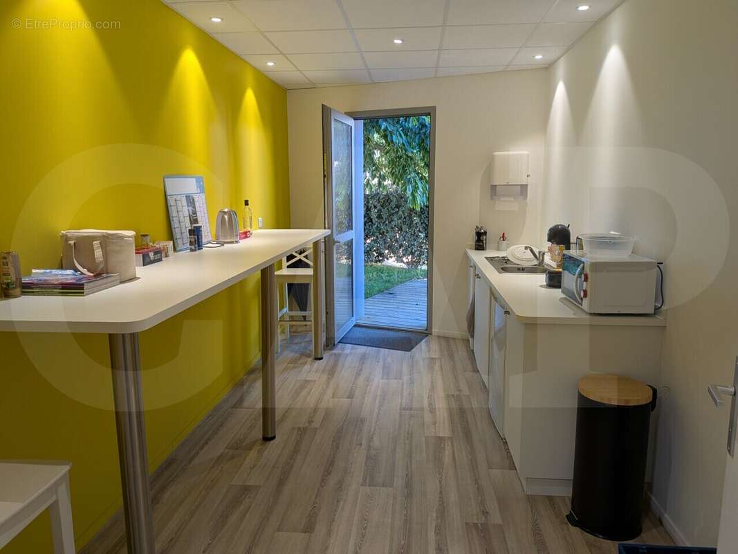 Commerce 219 m² à Brech  - photo 3
