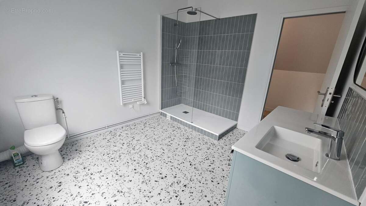 Houdan et N12 proche / Maison rénovée 210 m2 / 5 chambres + dépendances - photo 15