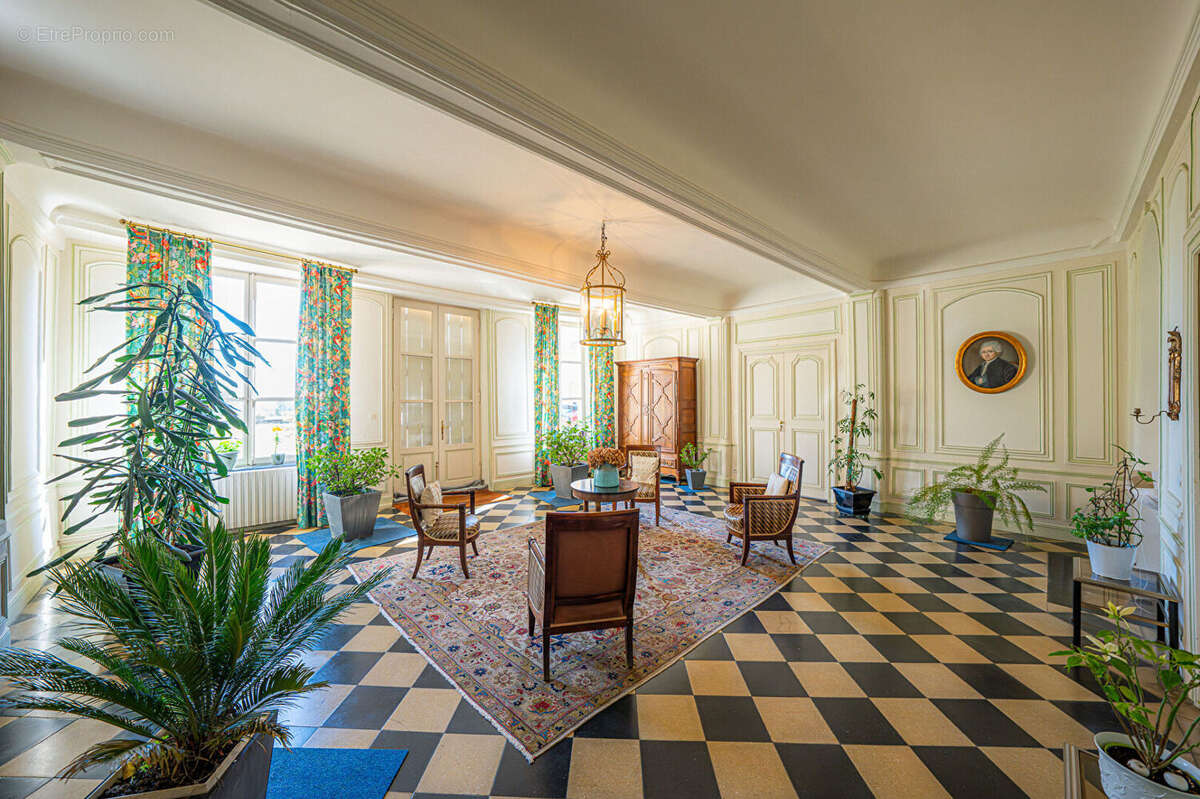 Château proche de Metz, L'élégance d'une demeure "à la française" dans un écrin de 7 hectares - photo 8