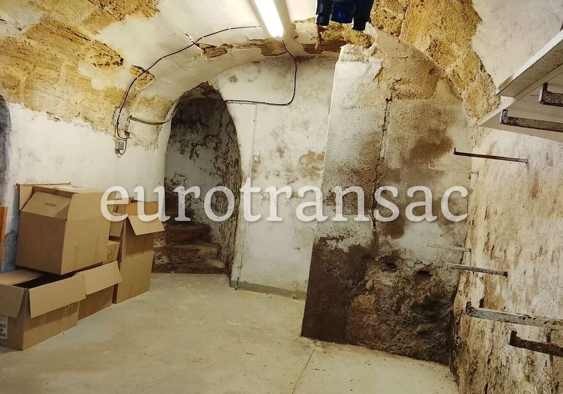 Droit au bail à vendre  Local commercial 60,81 m²  Centre historique de Pézenas - photo 11