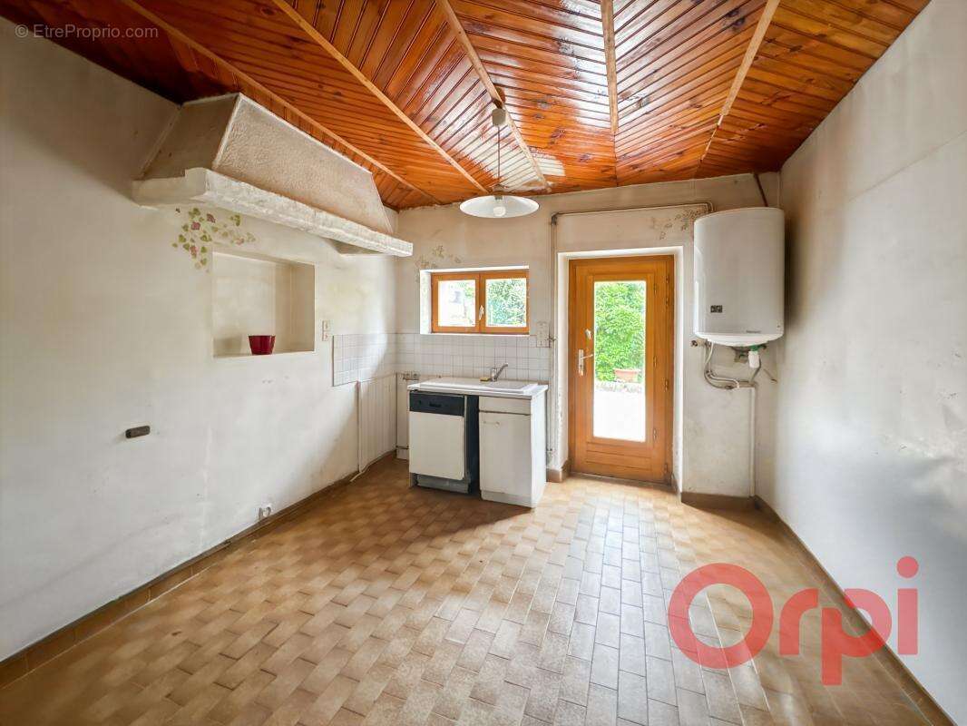 Maison à AINAY-LE-VIEIL