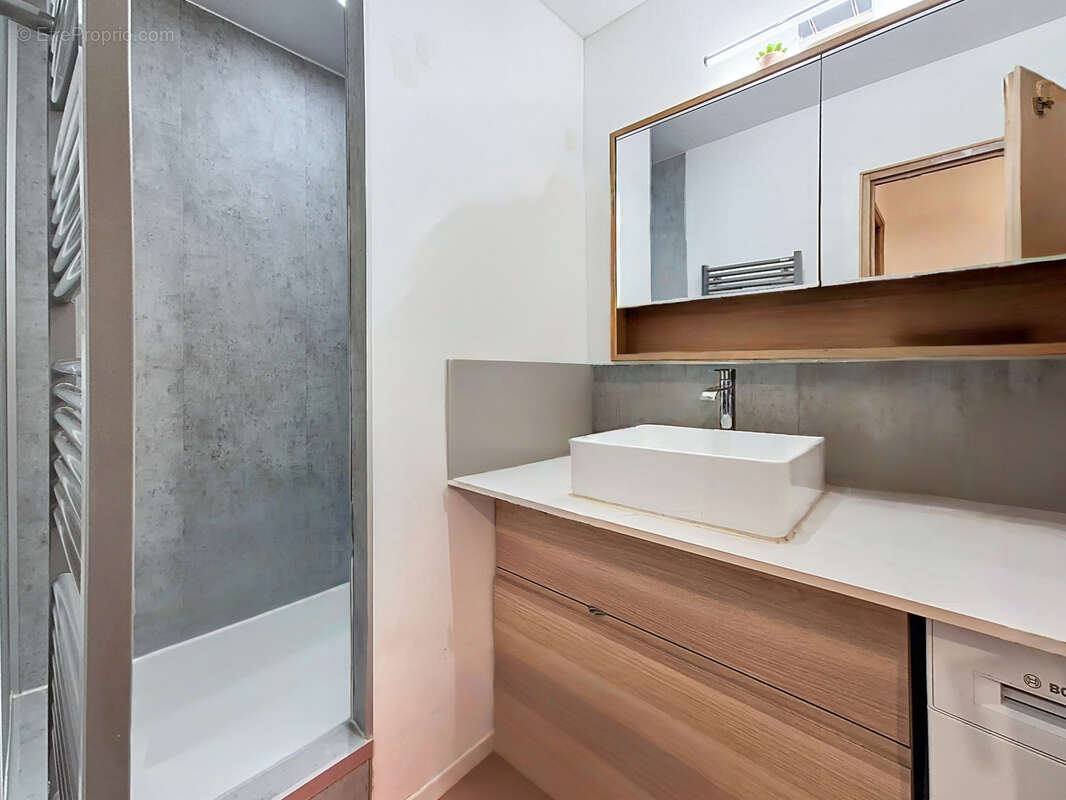 Appartement à LA CROIX-VALMER