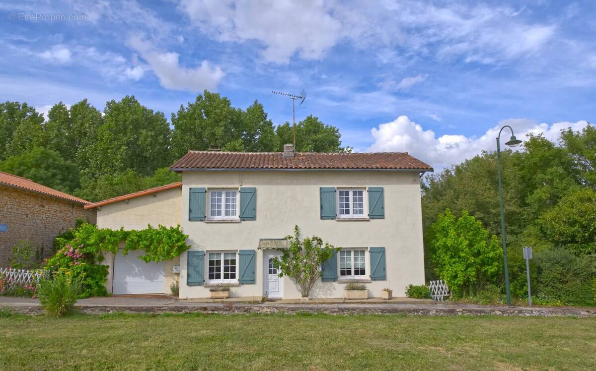 Maison à TAIZE-AIZIE