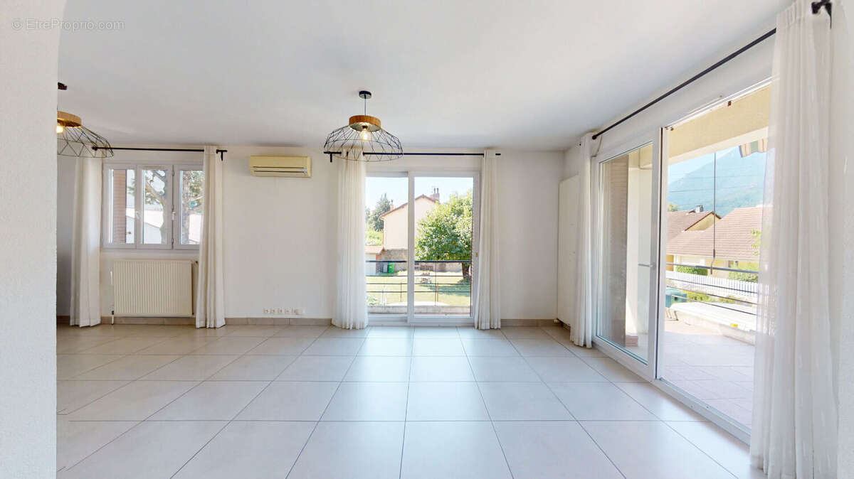 Appartement à SEYSSINET-PARISET