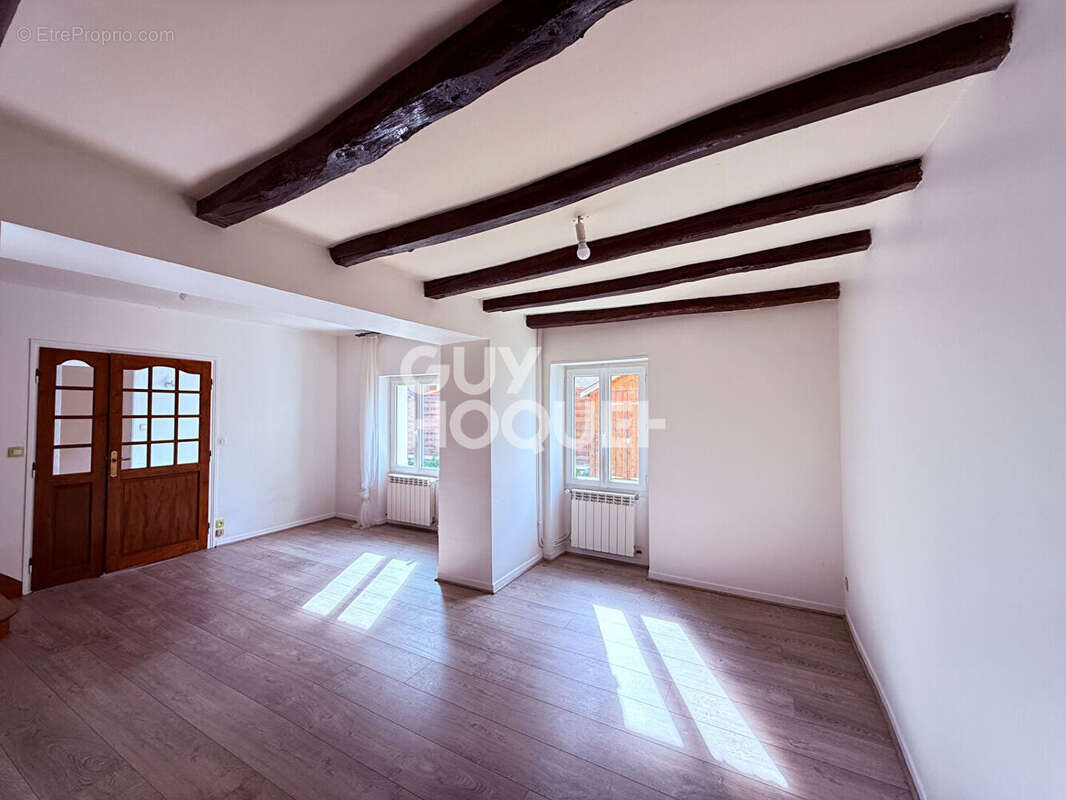 Maison à PLAIMPIED-GIVAUDINS