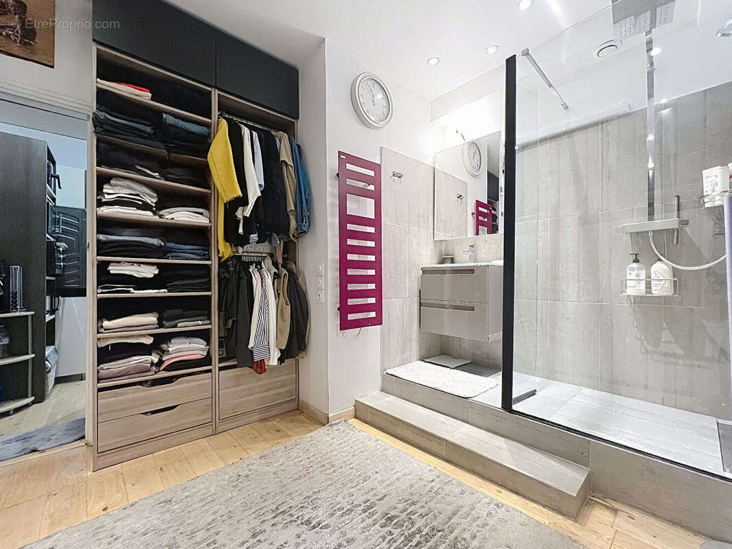 Appartement à PARIS-2E