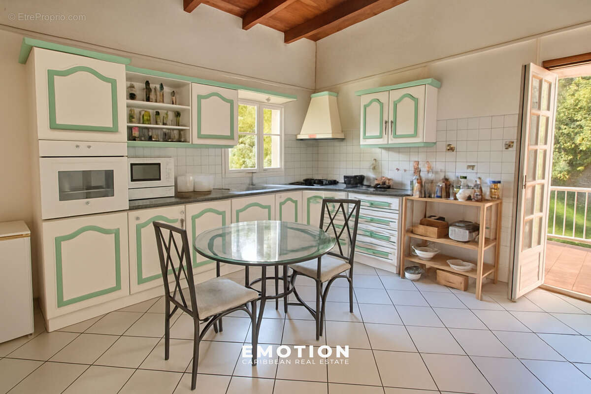 Maison à POINTE-NOIRE