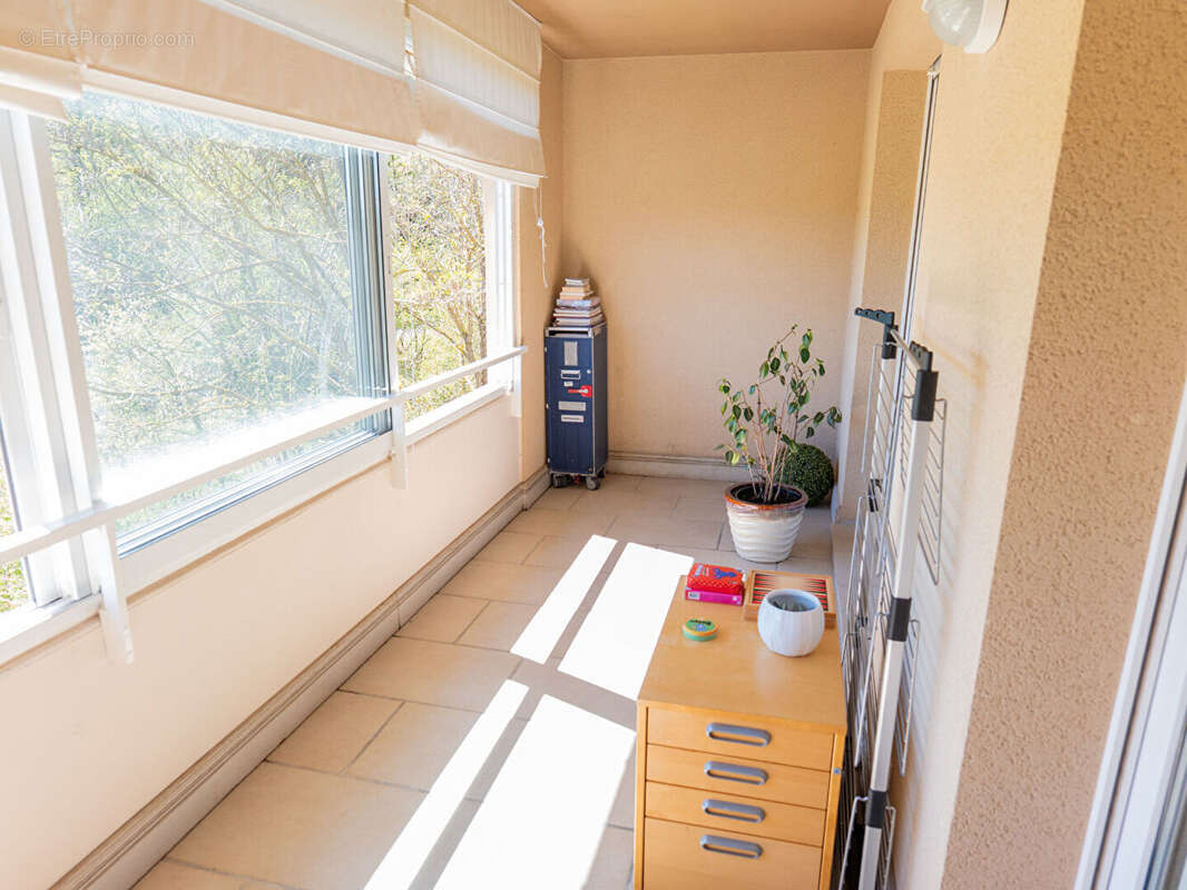 Appartement à ONET-LE-CHATEAU