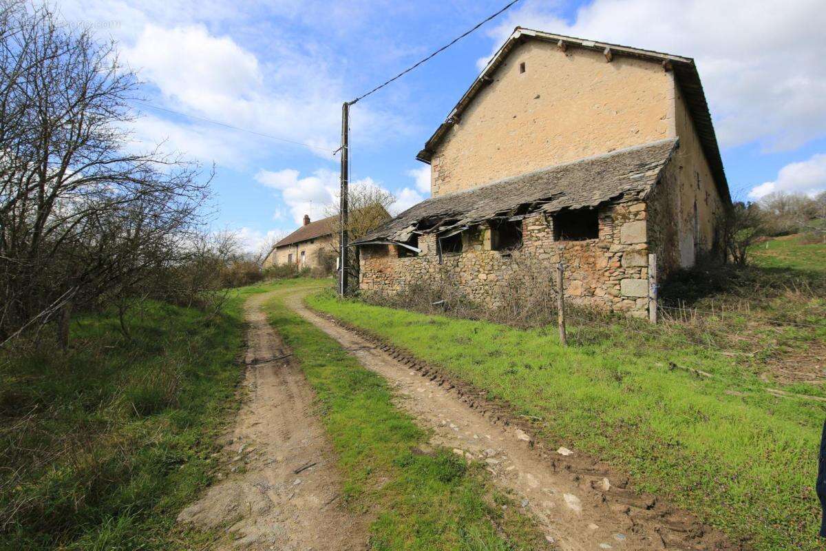 Maison à LAROCHEMILLAY