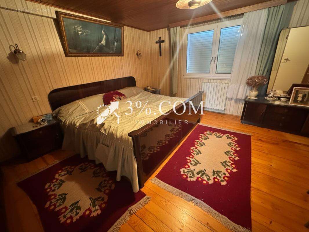 3%COM Maison de ville à rénover avec garage indépendant - photo 7