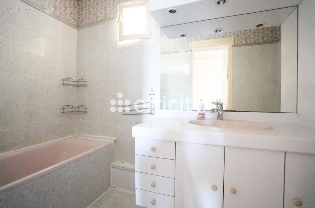Appartement à FRESNES