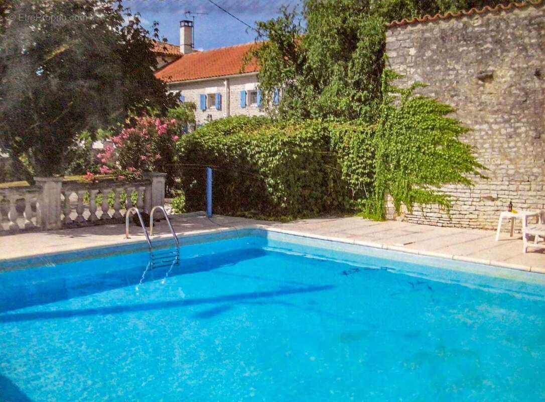 Très jolie maison de village en pierre avec piscine - photo 2