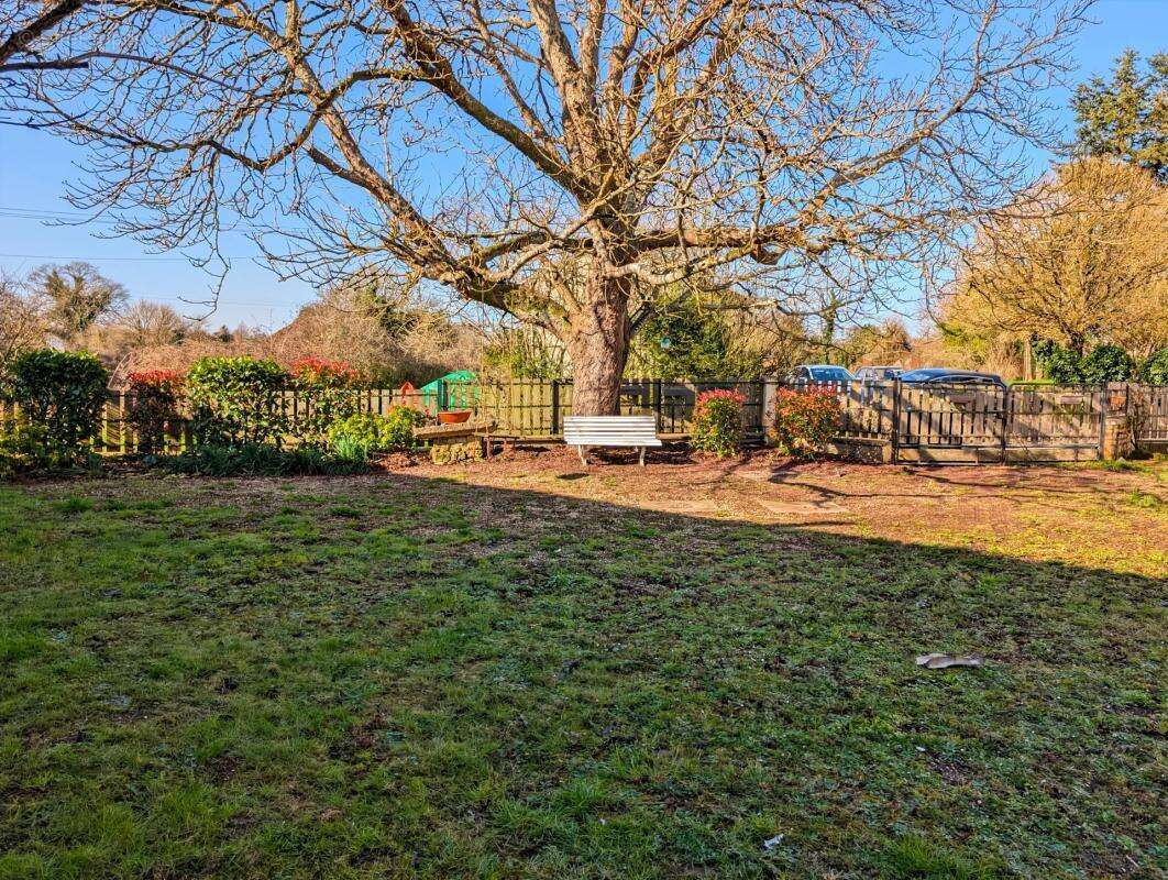 Maison à LES ADJOTS