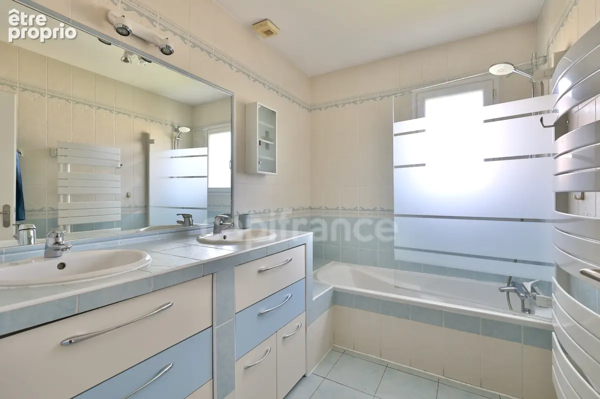Maison à vendre 6 pièces TASSIN LA DEMI LUNE (69) Bourg - photo 12