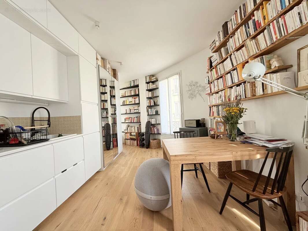 Appartement à LES LILAS