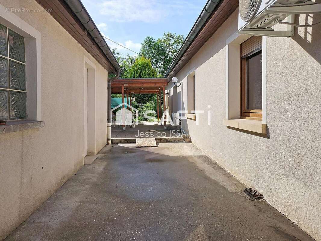 Maison 241 m² à Haute-Kontz  - photo 9