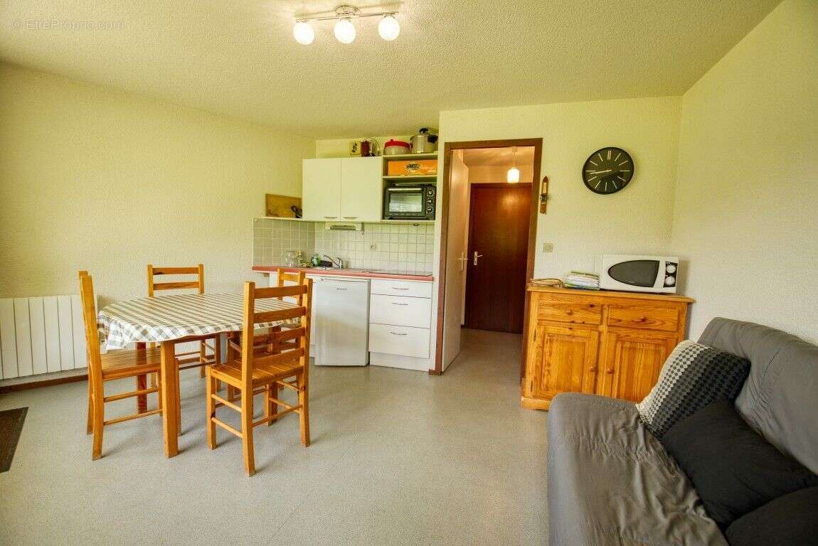 Appartement à MORILLON